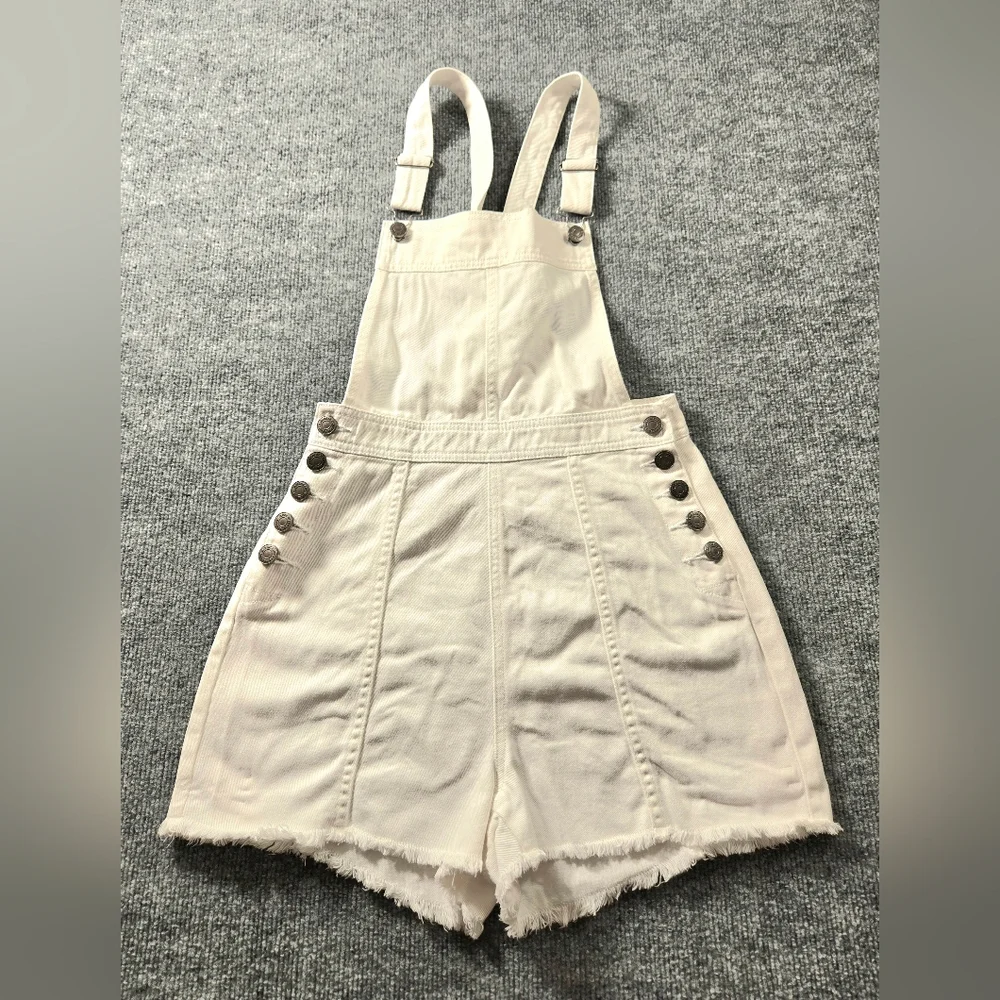 Cupcakes and Cashmere Carisma White Short Overalls Size 2‎